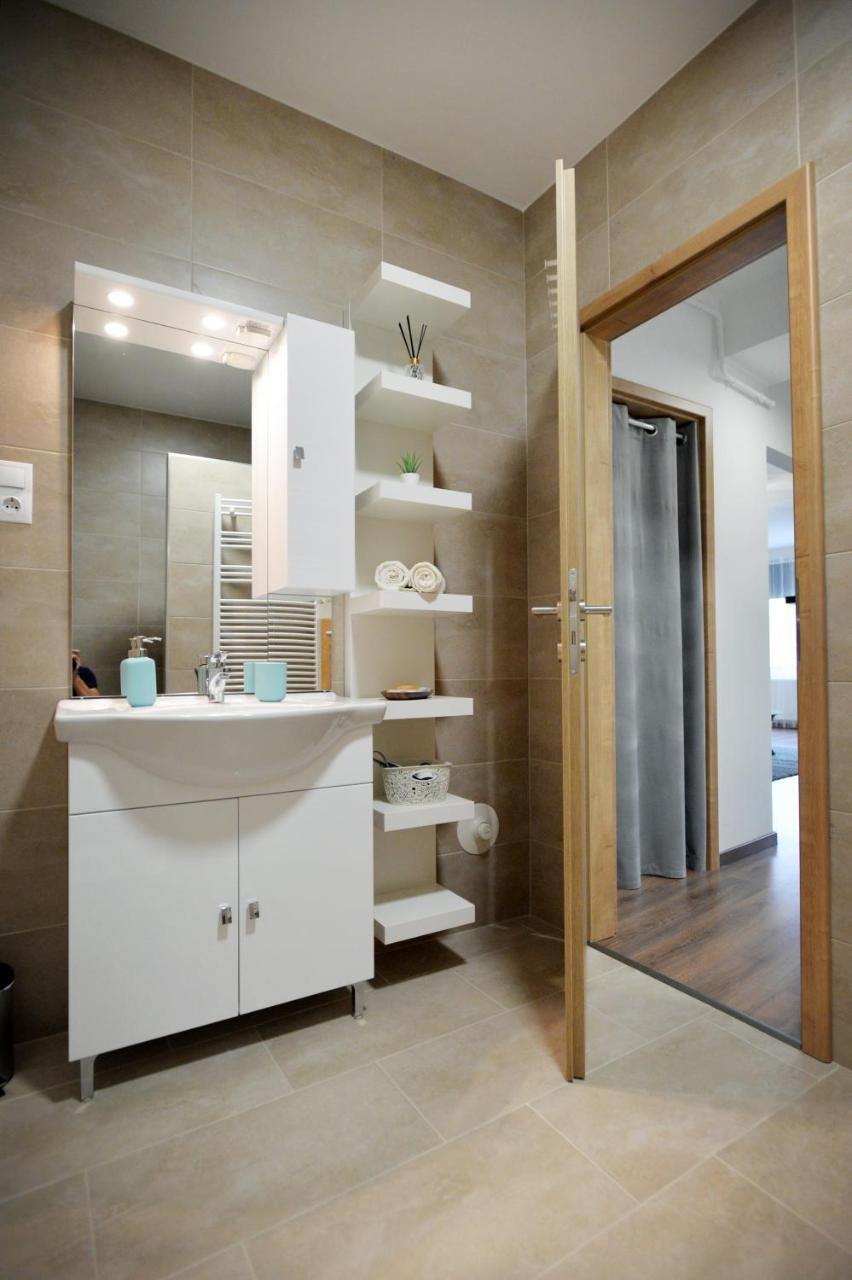 One Luxury Suites Έγκερ Εξωτερικό φωτογραφία