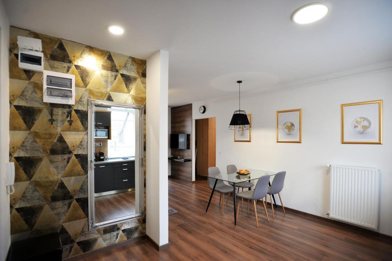 One Luxury Suites Έγκερ Εξωτερικό φωτογραφία