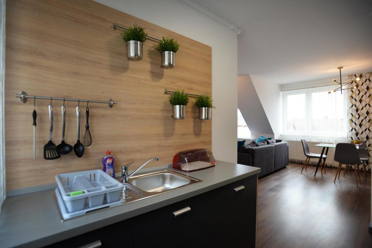 One Luxury Suites Έγκερ Εξωτερικό φωτογραφία