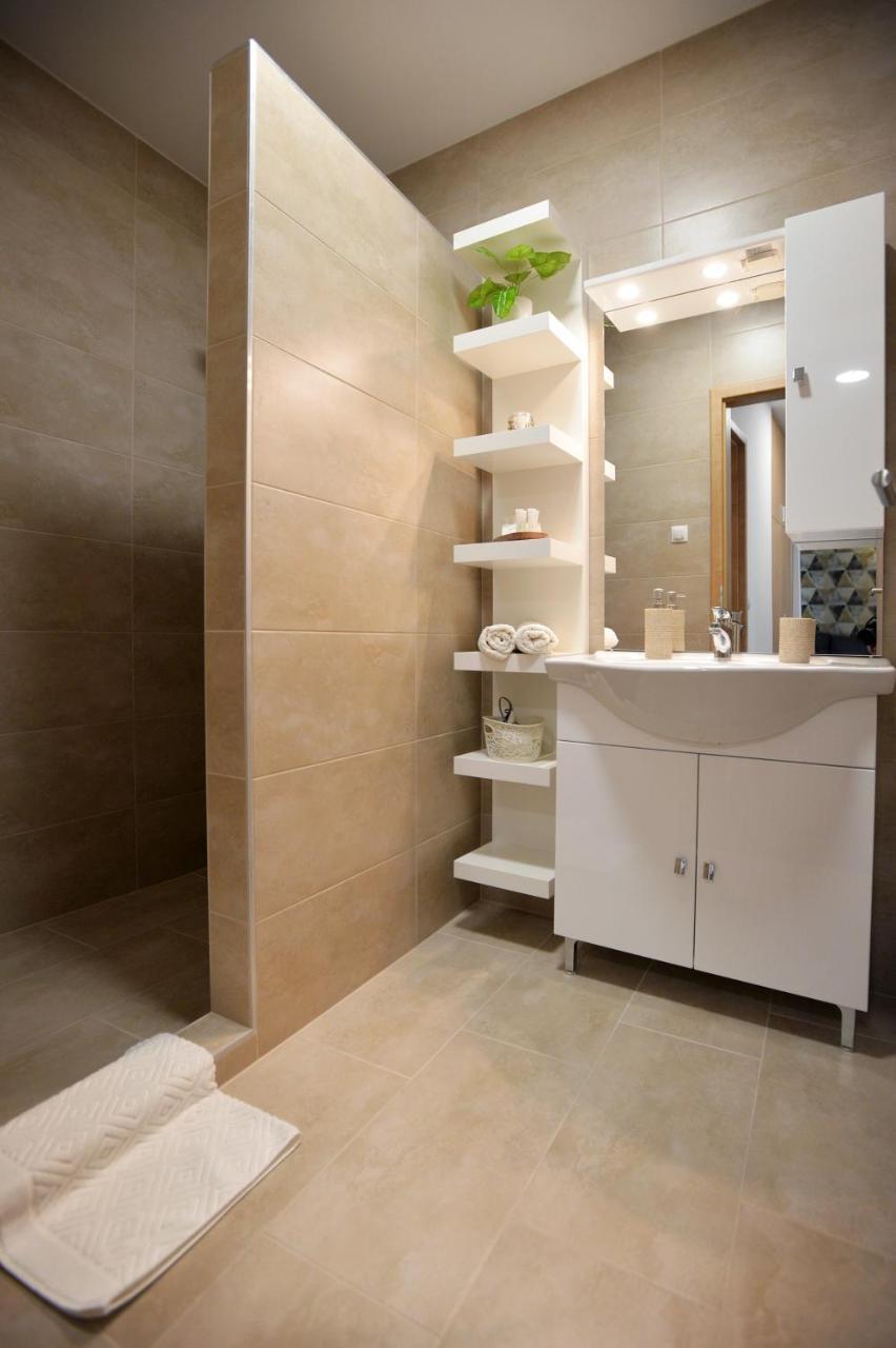One Luxury Suites Έγκερ Εξωτερικό φωτογραφία