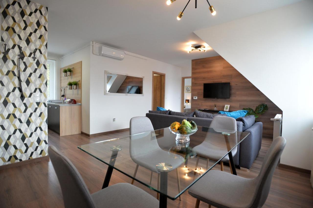 One Luxury Suites Έγκερ Εξωτερικό φωτογραφία